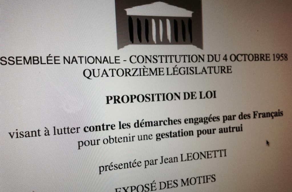 La proposition de loi de Jean Léonetti serait inefficace contre la GPA et dangereuse pour les enfants.
