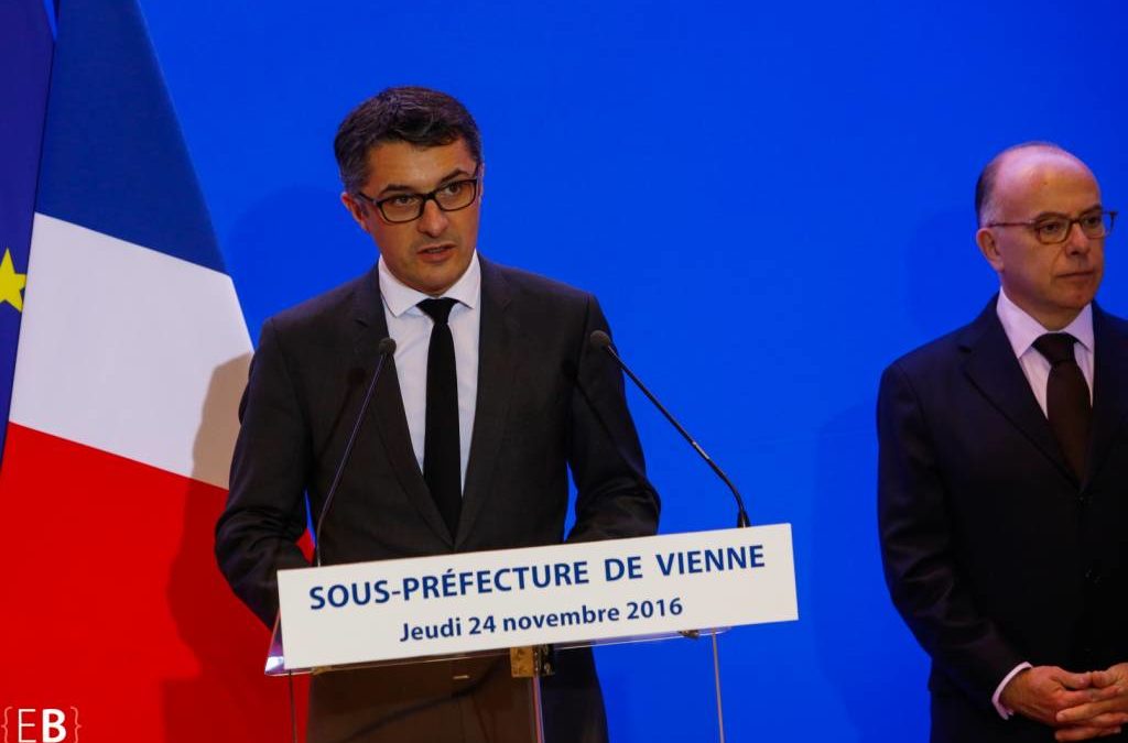 Discours prononcé pour la remise des premières cartes de séjour pluriannuelles en présence de Bernard Cazeneuve